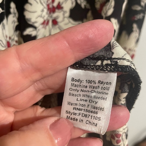 Fun2Fun women’s blouse in black and white floral Size L - Picture 5 of 7